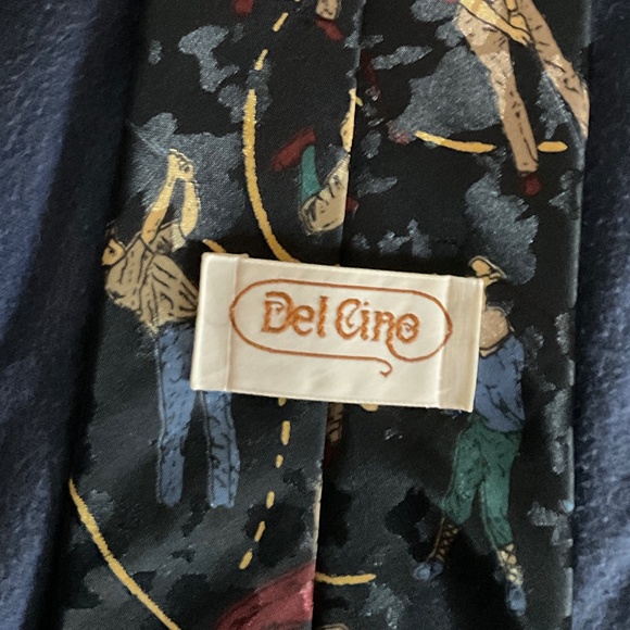 Two golf ties - Picture 4 of 7